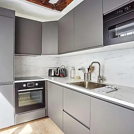 Superb Louvre Museum 2 Bedrooms * Paris