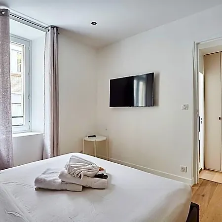 Superb Louvre Museum 2 Bedrooms 3* 巴黎